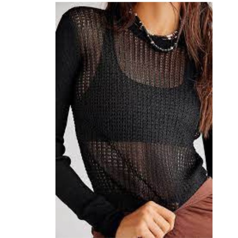 FREE PEOPLE NWT Women's H20 Black Crew Pullover Size M $98. MSRP